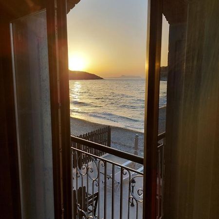 Volakas Beachfront Suites Ретимно Екстериор снимка