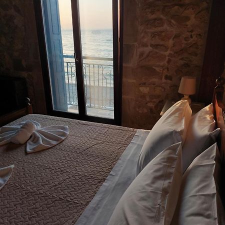 Volakas Beachfront Suites Ретимно Екстериор снимка