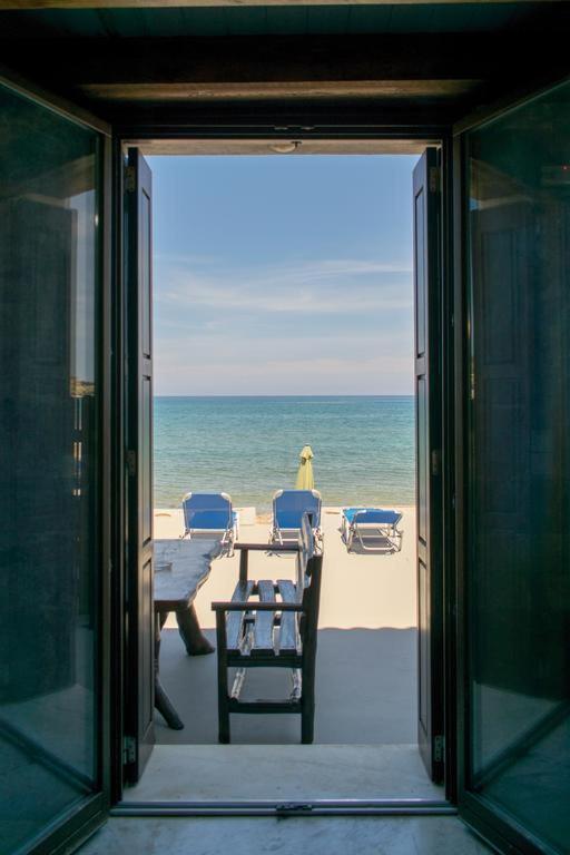 Volakas Beachfront Suites Ретимно Екстериор снимка