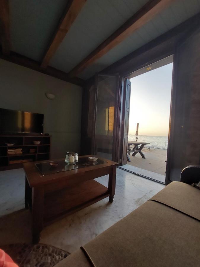 Volakas Beachfront Suites Ретимно Екстериор снимка